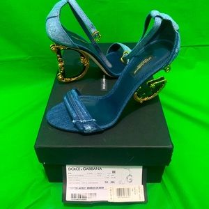 Dolce & Gabbana size9 heels
